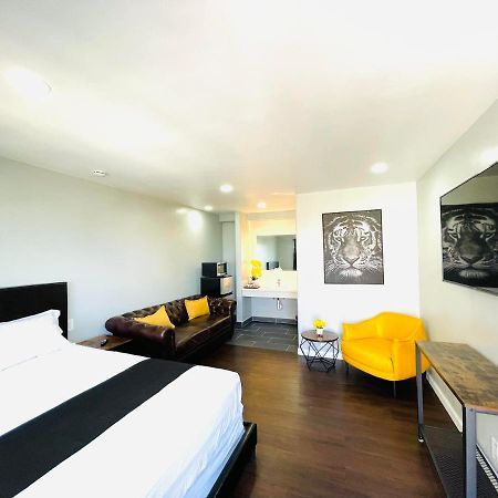 Hotel Villa Serena El Cajon Dış mekan fotoğraf