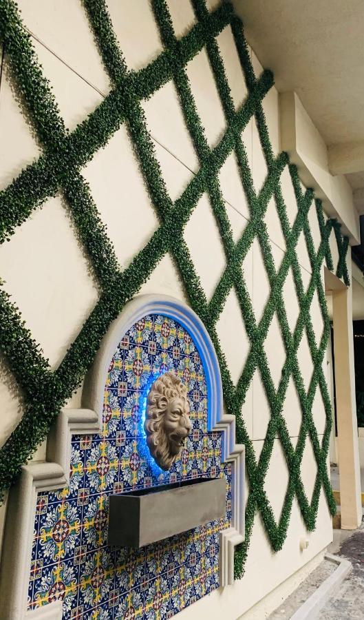Hotel Villa Serena El Cajon Dış mekan fotoğraf