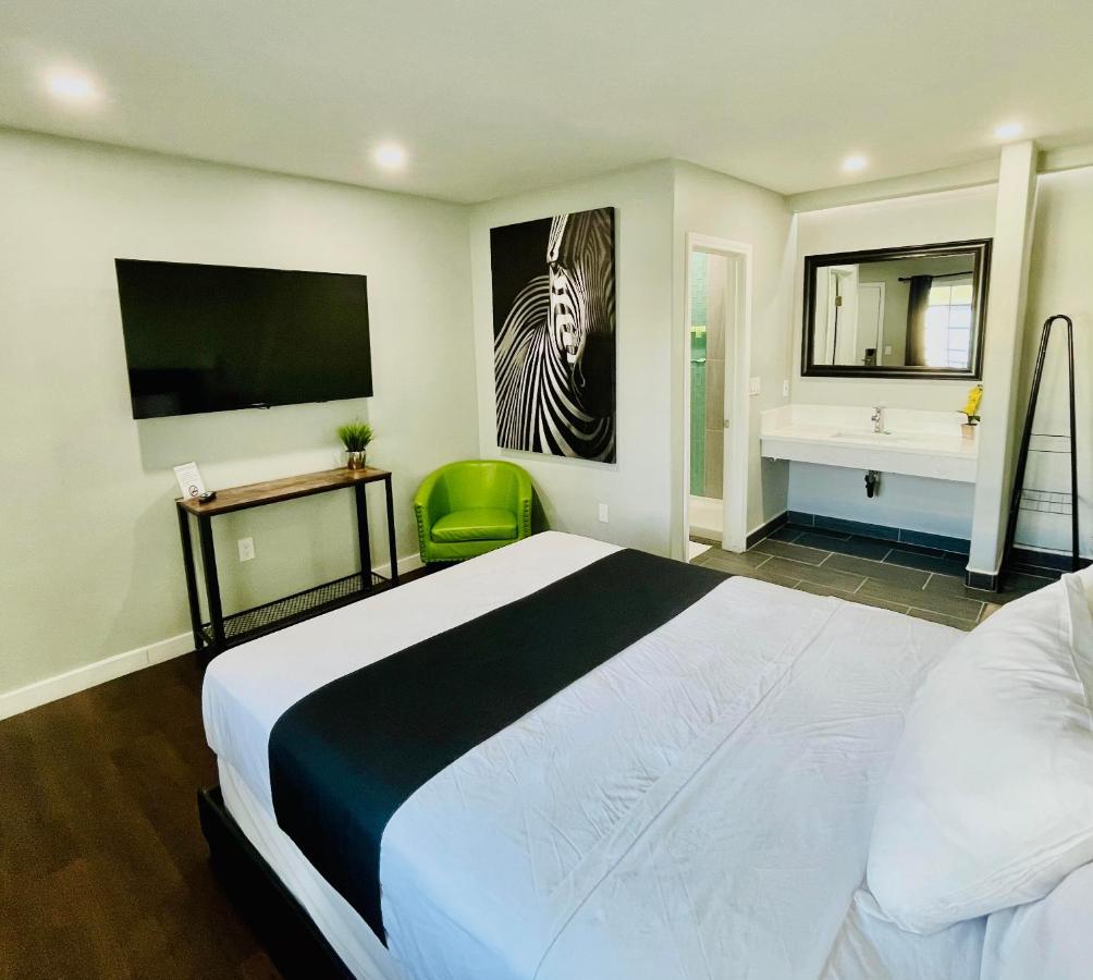 Hotel Villa Serena El Cajon Dış mekan fotoğraf