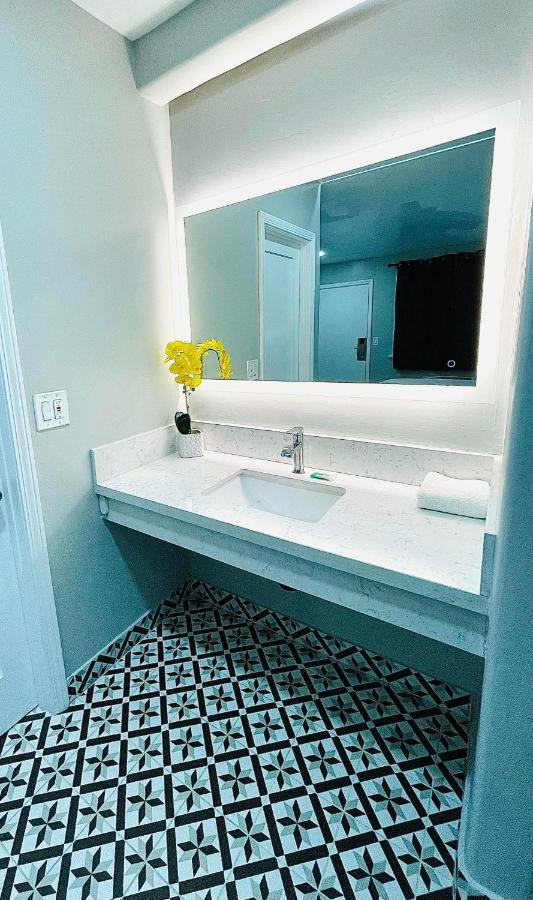 Hotel Villa Serena El Cajon Dış mekan fotoğraf