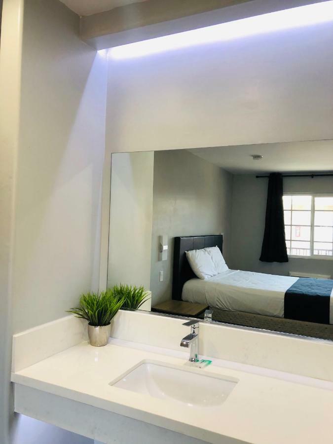 Hotel Villa Serena El Cajon Dış mekan fotoğraf